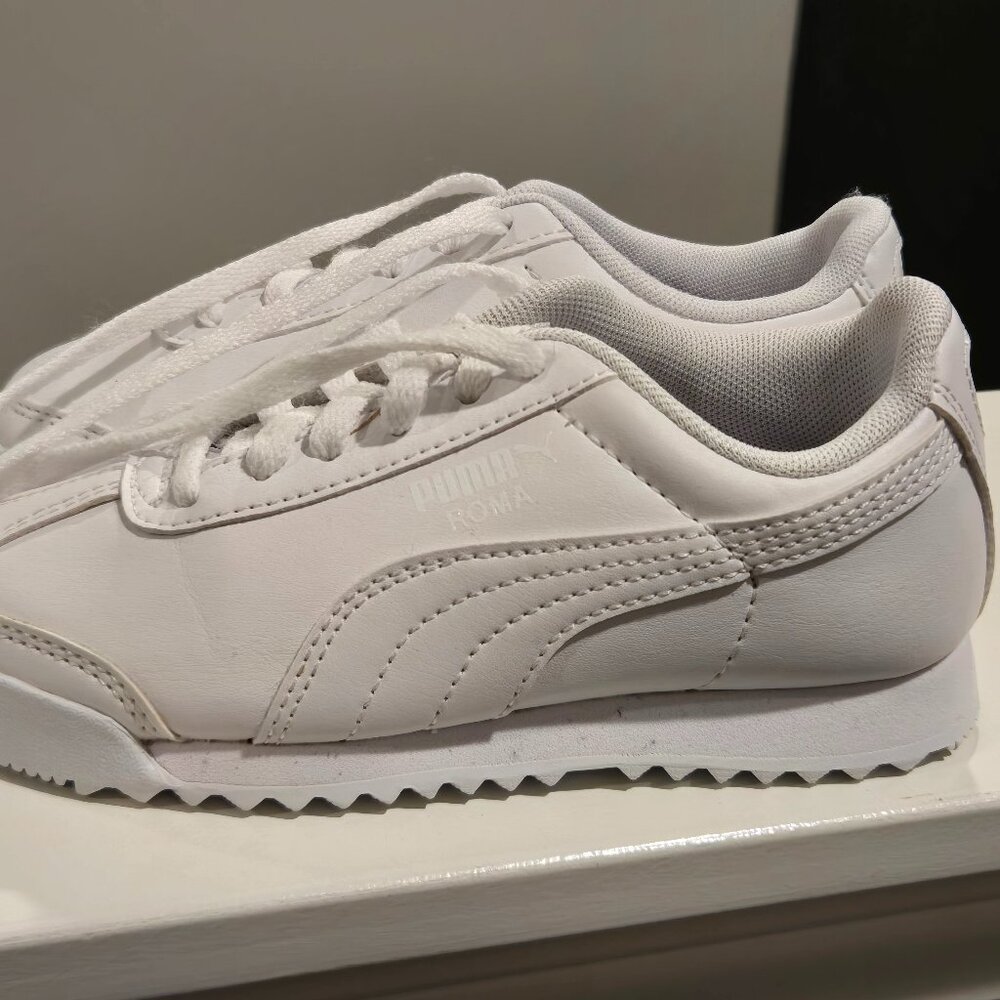 All white Kids Pumas Sneakers size 10 toddler Shoes